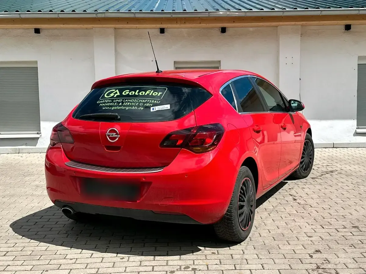 Gebraucht Opel Astra 160 PS (117 kW) 2010 Rot Kombi