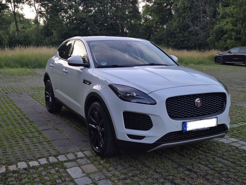 Weiß Gebraucht 2019 Jaguar E-Pace SE SUV | 21.400 € (Etwas zu teuer) - Bild 1/4