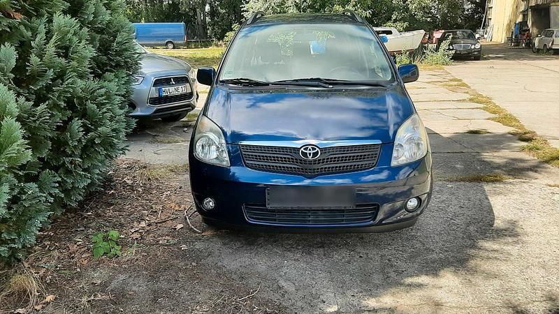 Blau Gebraucht 2003 Toyota Verso Van / Kleinbus | 2.950 € - Bild 1/4