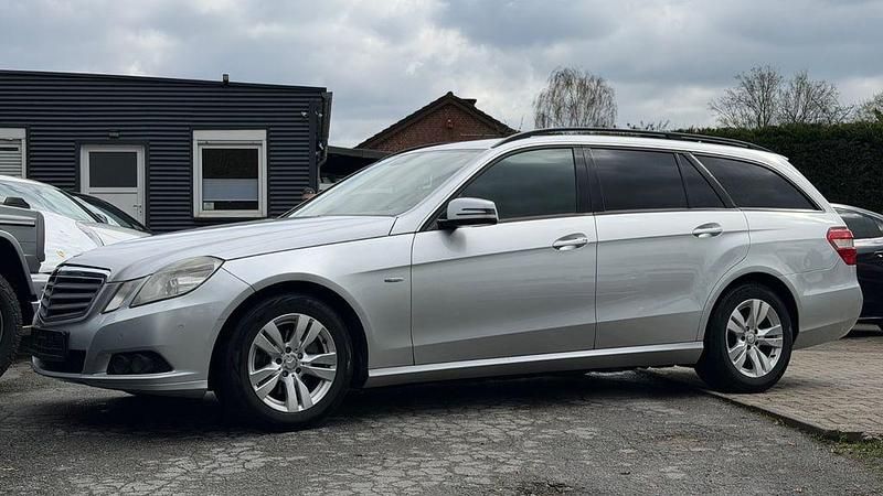 Gebraucht Mercedes E220 170 PS (125 kW) 2010 Silber Kombi