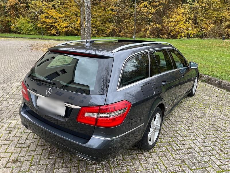 Gebraucht Mercedes E350 Avantgarde 231 PS (169 kW) 2010 Grau Kombi