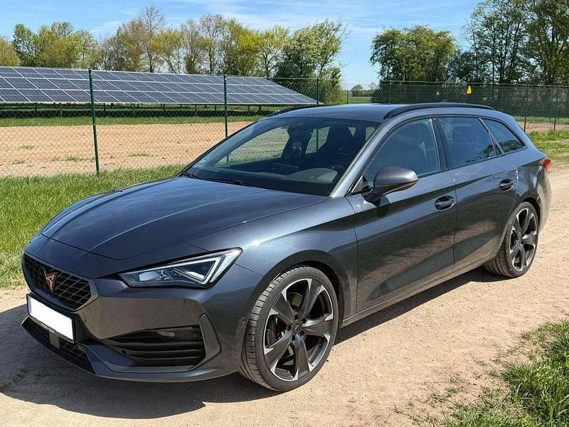 Second-hand Cupra Leon 245 CP (180 kW) 2024 Gri Berlinǎ