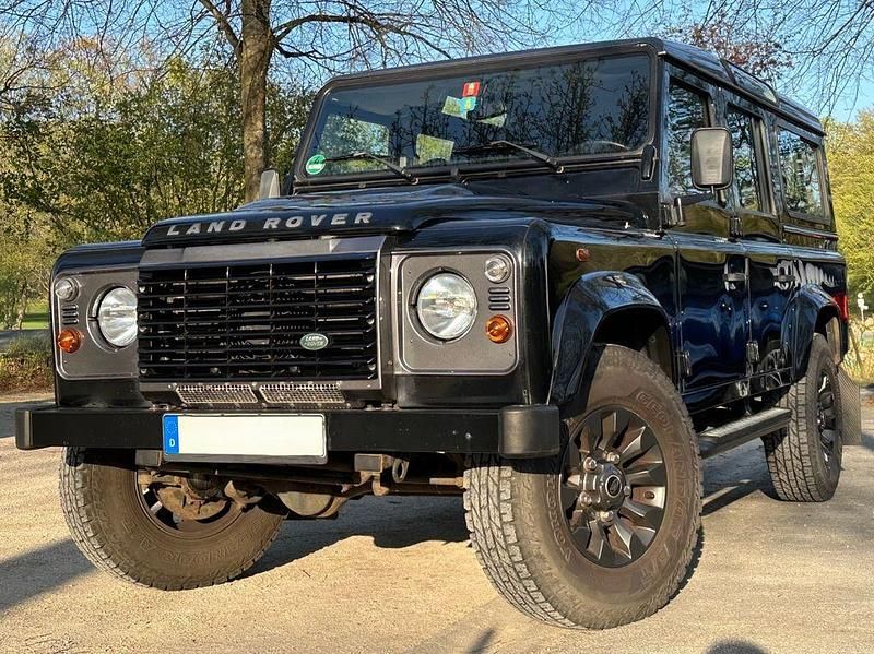Schwarz Gebraucht 2013 Land Rover Defender Kombi | 43.500 € (Guter Preis) - Bild 1/4