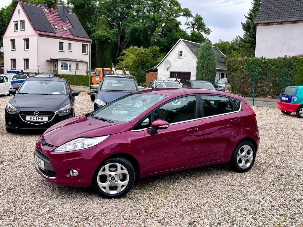Gebraucht Ford Fiesta Titanium 97 PS (71 kW) 2009 Violett Limousine