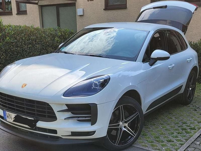Weiß Gebraucht 2021 Porsche Macan SUV | 48.900 € (Superpreis) - Bild 1/4