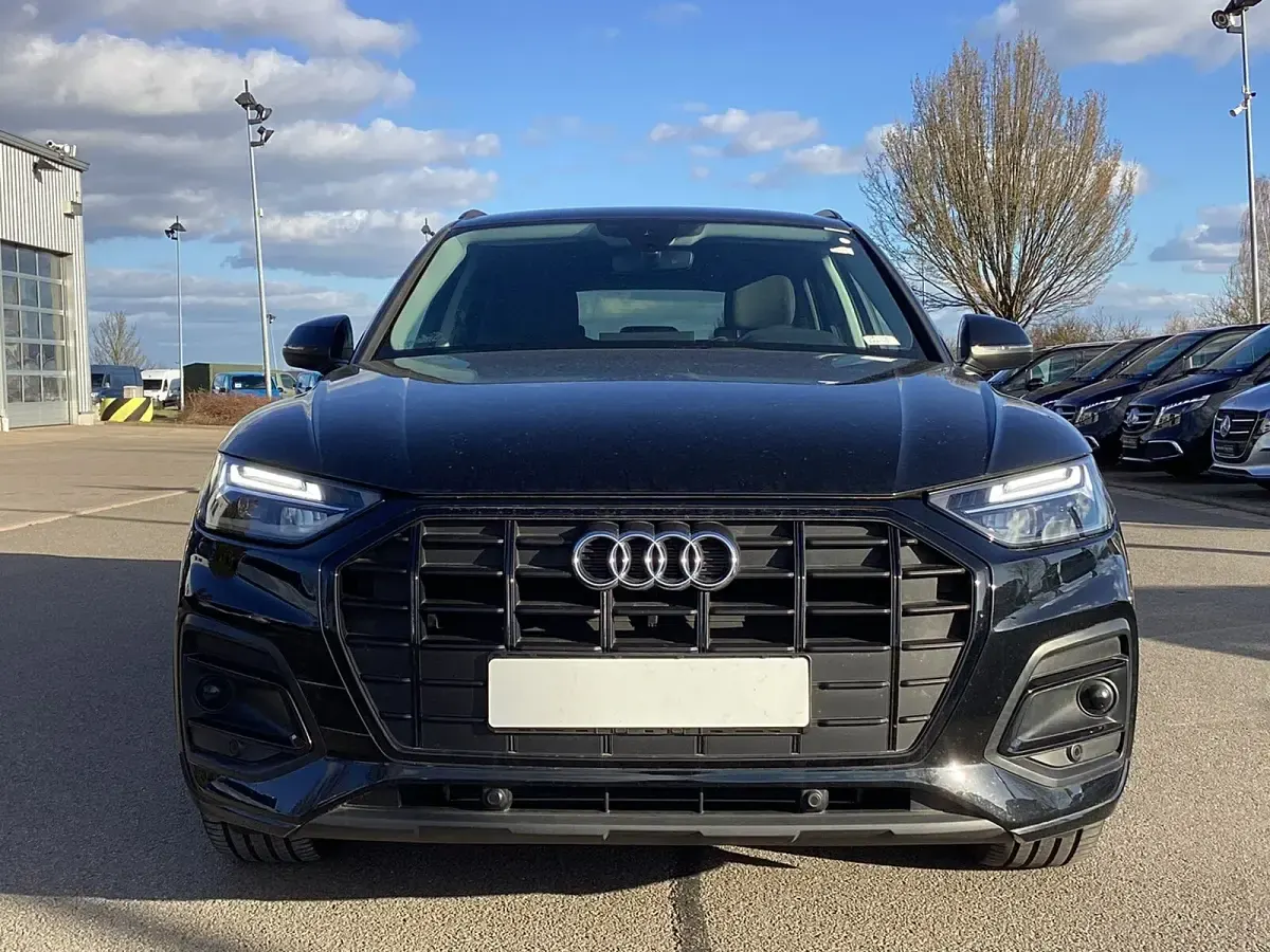 Gebraucht Audi Q5 Ambiente 163 PS (119 kW) 2025 Mythosschwarz metallic SUV