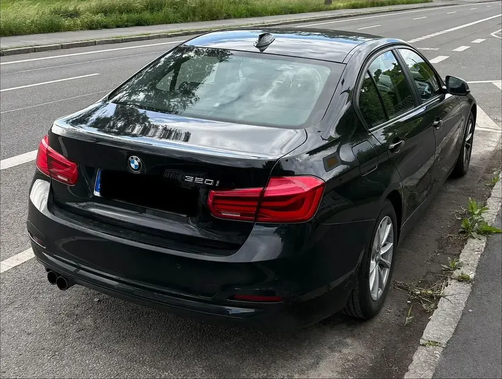 Gebraucht BMW 320 Efficient Dynamics 184 PS (135 kW) 2017 Schwarz Limousine
