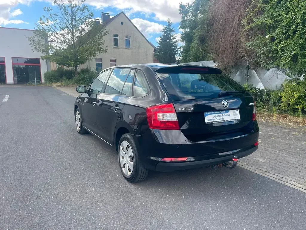 Gebraucht Skoda Rapid Ambition 90 PS (66 kW) 2015 Schwarz Kleinwagen