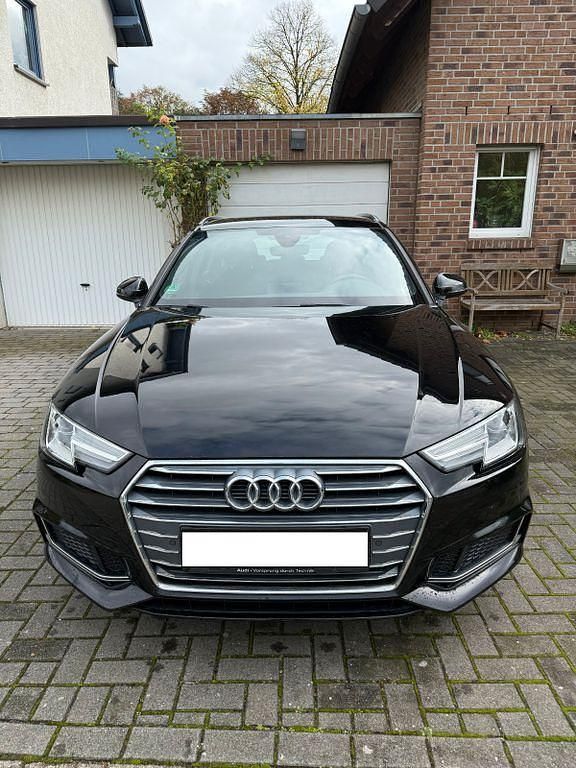 Gebraucht Audi A4 Sport 190 PS (139 kW) 2019 Schwarz Kombi