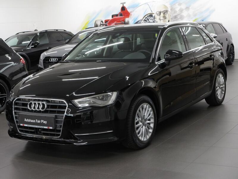 Schwarz Gebraucht 2015 Audi A3 Sportback Ambiente Kleinwagen | 16.990 € (Fairer Preis) - Bild 1/4