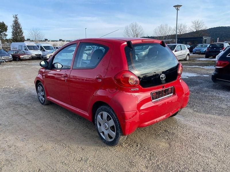 Gebraucht Toyota Aygo Cool 68 PS (50 kW) 2007 Rot Kleinwagen