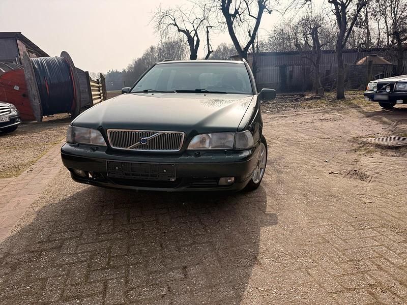 Gebraucht Volvo V70 144 PS (105 kW) 1998 Grün Kombi