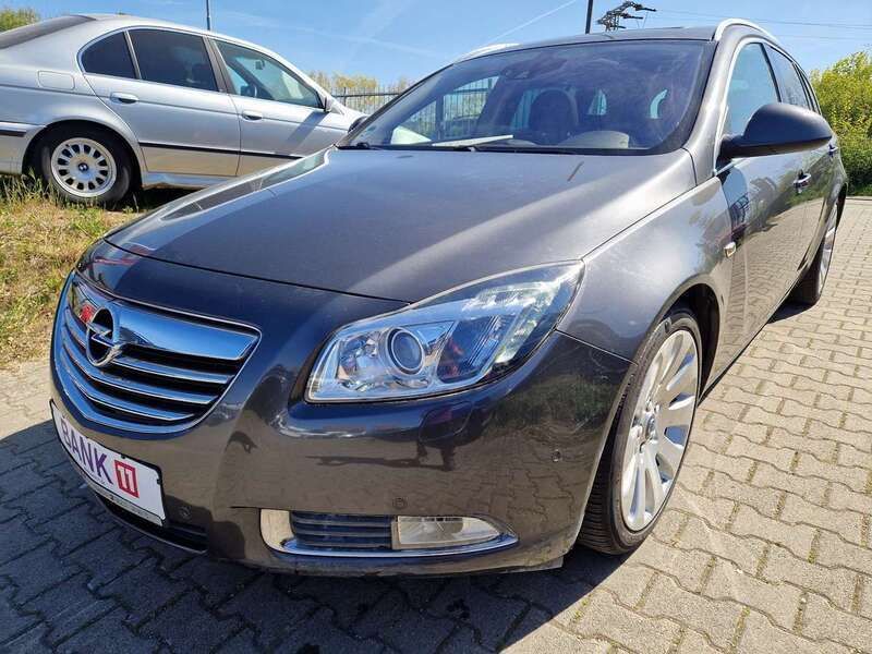 Karbongrau Gebraucht 2010 Opel Insignia Sport Kombi | 4.900 € (Guter Preis) - Bild 1/4