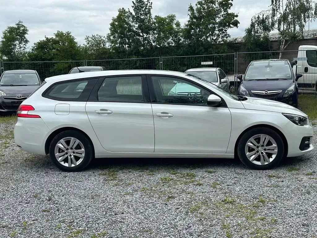 Gebraucht Peugeot 308 SW Active 110 PS (80 kW) 2018 Weiß Kombi