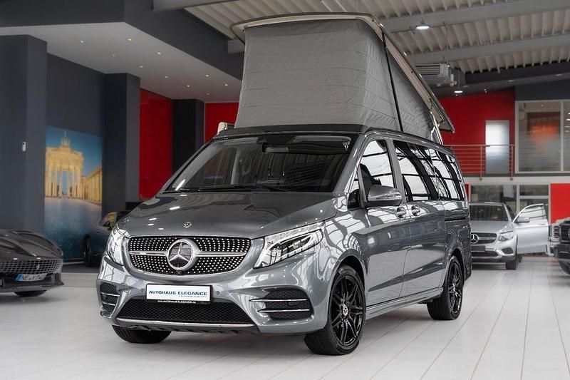 Selenitgrau Gebraucht 2019 Mercedes V300 AMG line Van / Kleinbus | 55.980 € (Etwas zu teuer) - Bild 1/4
