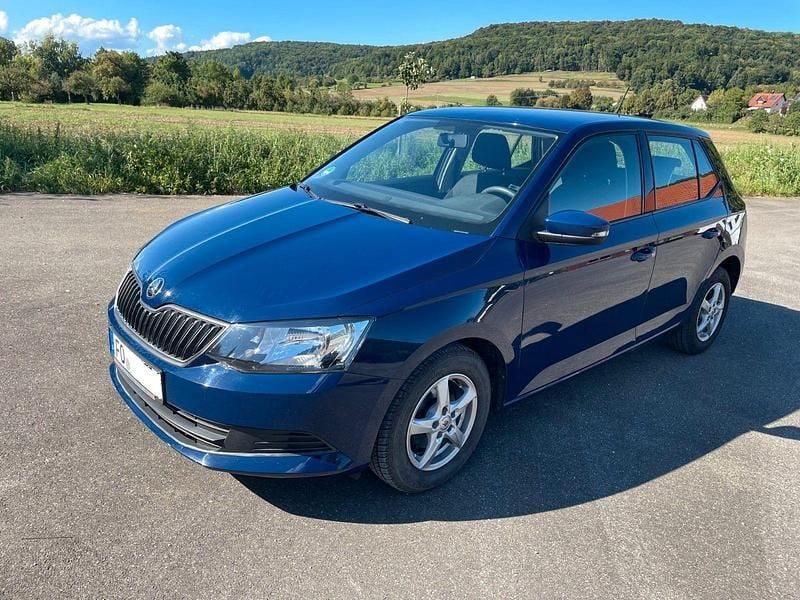 Blau Gebraucht 2016 Skoda Fabia Kleinwagen | 7.200 € (Guter Preis) - Bild 1/4