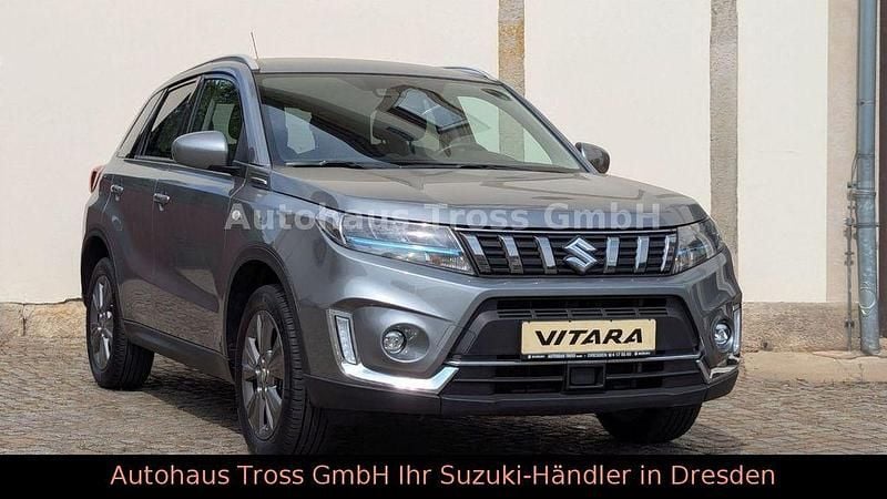 Grau Gebraucht 2022 Suzuki Vitara Comfort SUV | 22.290 € (Fairer Preis) - Bild 1/4