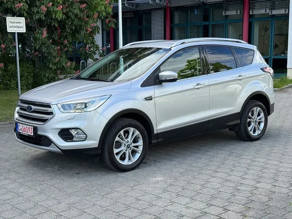 Gebraucht Ford Kuga Titanium 150 PS (110 kW) 2018 Silber SUV