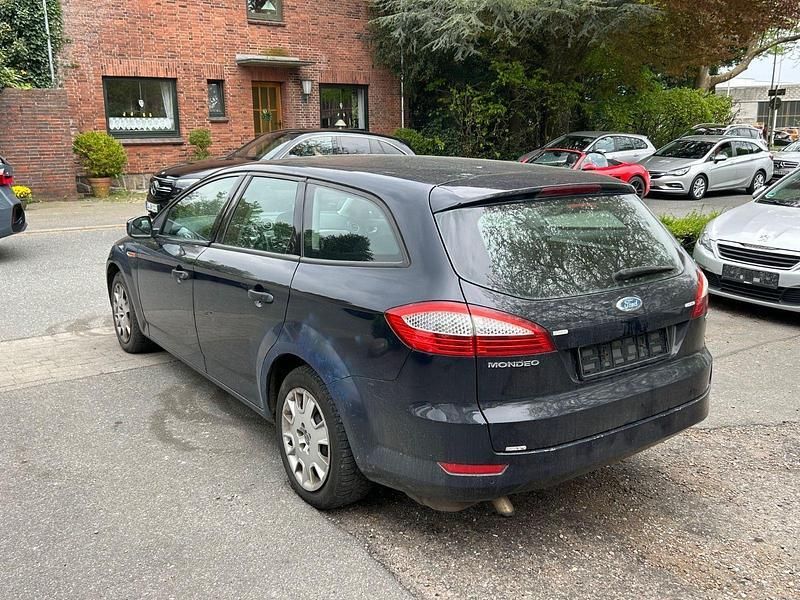 Gebraucht Ford Mondeo Ambiente 131 PS (96 kW) 2007 Blau Kombi
