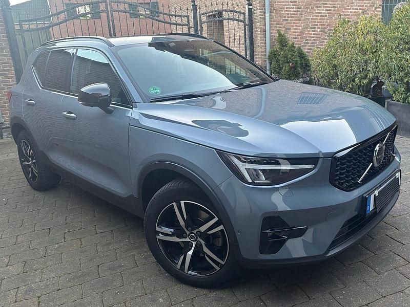 Gebraucht Volvo XC40 Plus 163 PS (119 kW) 2023 Grau SUV