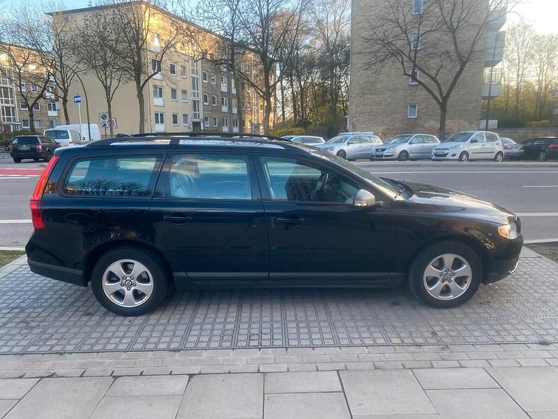 Używany Volvo V70 163 KM (119 kW) 2007 Czarny Kombi
