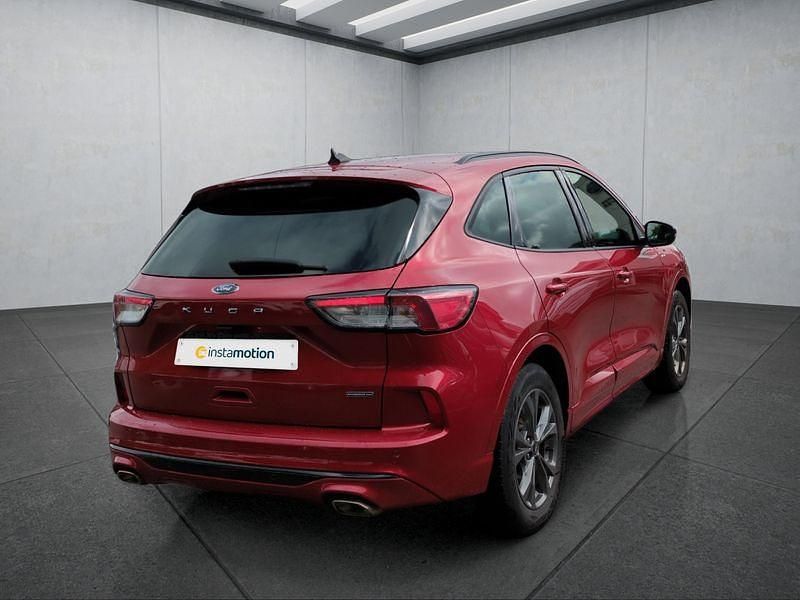 Gebraucht Ford Kuga ST-Line 190 PS (139 kW) 2021 Rot SUV