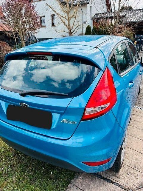 Gebraucht Ford Fiesta 71 PS (52 kW) 2011 Blau Kleinwagen