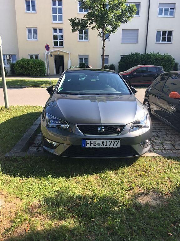 Grau Gebraucht 2016 Seat Leon ST FR Kombi | 11.500 € (Etwas zu teuer) - Bild 1/4