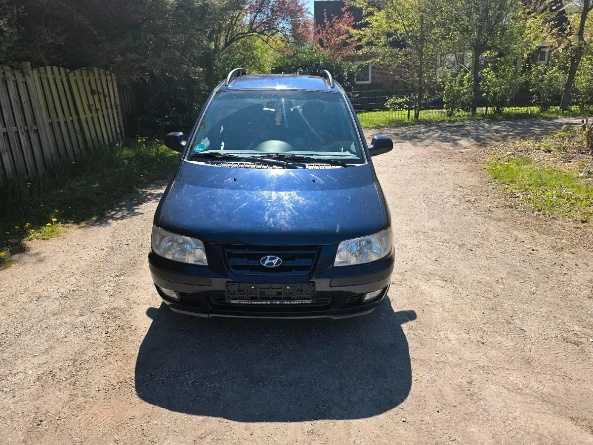 Second-hand Hyundai Matrix 122 CP (89 kW) 2005 Albastru Monovolum