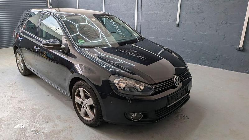 Schwarz Gebraucht 2011 VW Golf VI Team Limousine | 4.000 € (Fairer Preis) - Bild 1/4