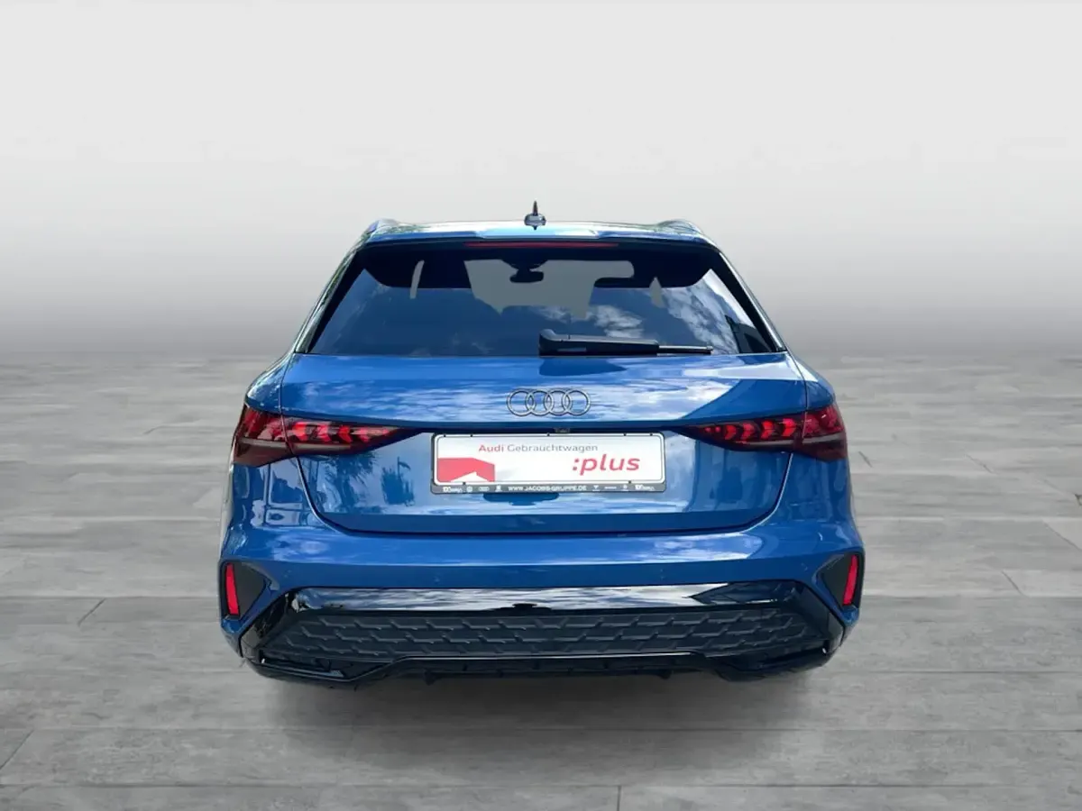Usata Audi A3 Sportback e-tron S-Line 204 CV (150 kW) 2025 Blu Utilitaria