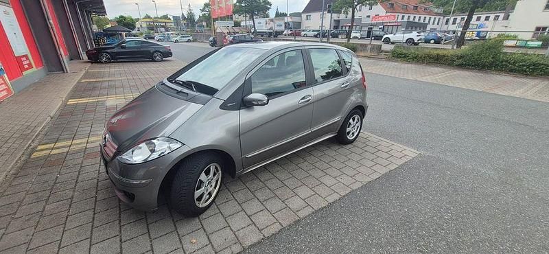 Grau Gebraucht 2007 Mercedes A150 Elegance Limousine | 2.248 € (Guter Preis) - Bild 1/4