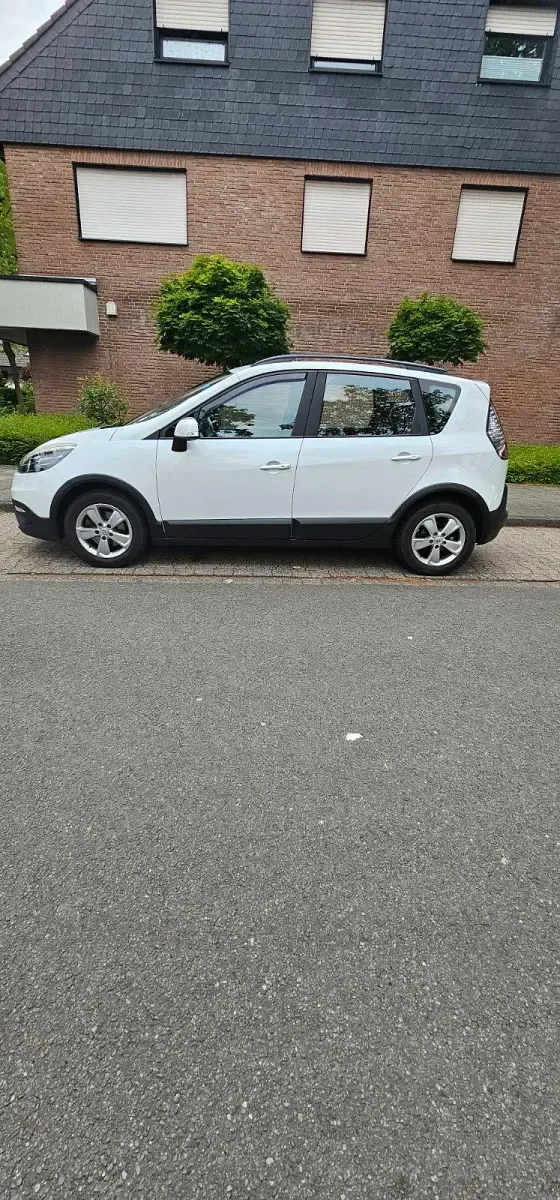 Gebraucht Renault Scenic E-Tech XMOD 116 PS (85 kW) 2013 Weiß SUV