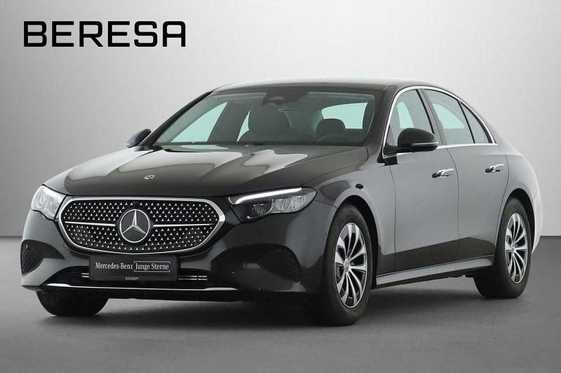 Grau Gebraucht 2024 Mercedes E220 Avantgarde Limousine | 50.880 € (Fairer Preis) - Bild 1/4