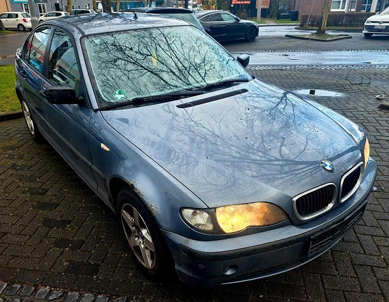 Gebraucht BMW 318 143 PS (105 kW) 2004 Blau Limousine