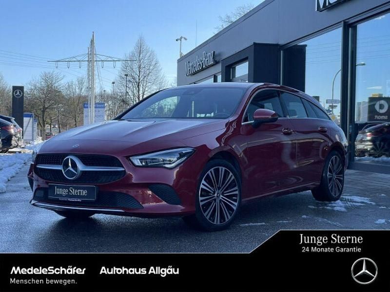 Manufaktur lack manufaktur patagonienrot (metallic) Gebraucht 2021 Mercedes CLA200 Shooting Brake Kombi | 23.869 € (Fairer Preis) - Bild 1/4