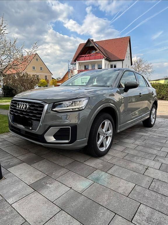 Gebraucht Audi Q2 Design 150 PS (110 kW) 2019 Grau SUV