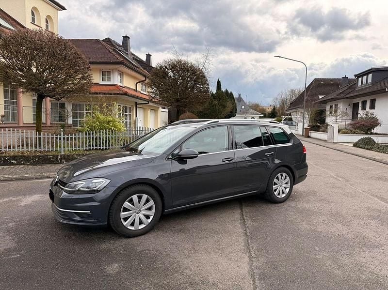Gebraucht VW Golf VII Highline 150 PS (110 kW) 2020 Grau Kombi