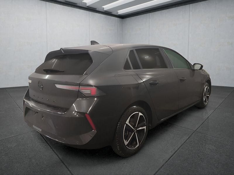 Gebraucht Opel Astra 131 PS (96 kW) 2025 Schwarz Limousine