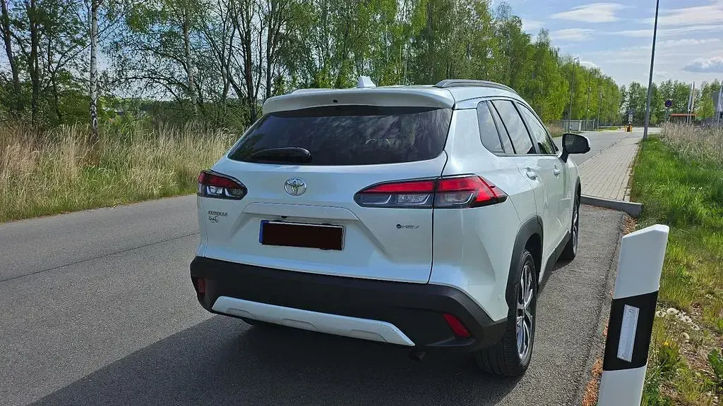 Gebraucht Toyota Corolla Cross Lounge 197 PS (144 kW) 2024 Weiß SUV