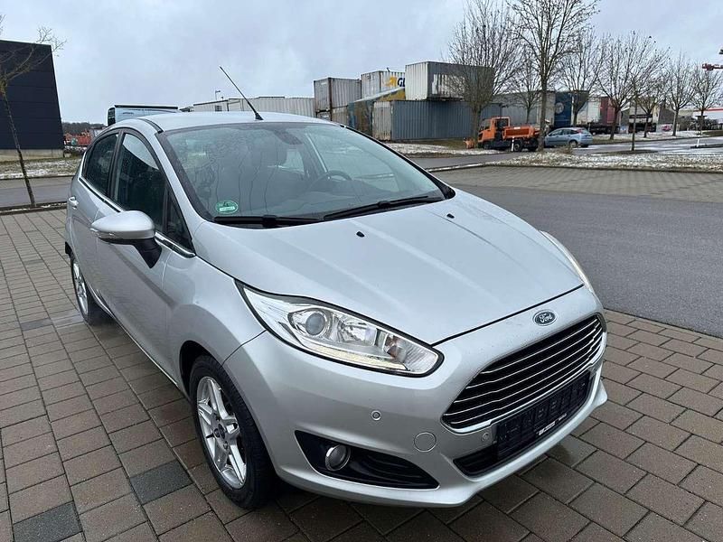 Gebraucht Ford Fiesta Titanium 101 PS (74 kW) 2014 Silber Kleinwagen