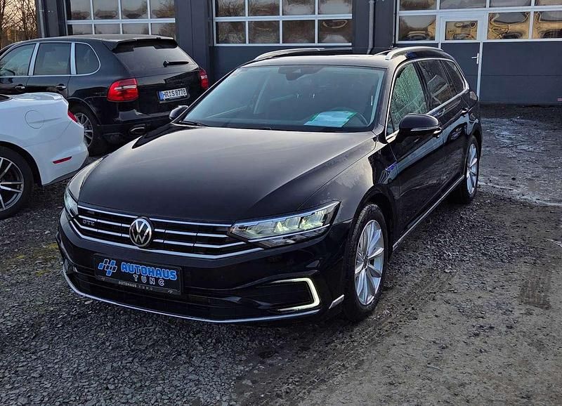 Gebraucht VW Passat GTE 156 PS (114 kW) 2020 Deep black perleffekt (metallic) Kombi