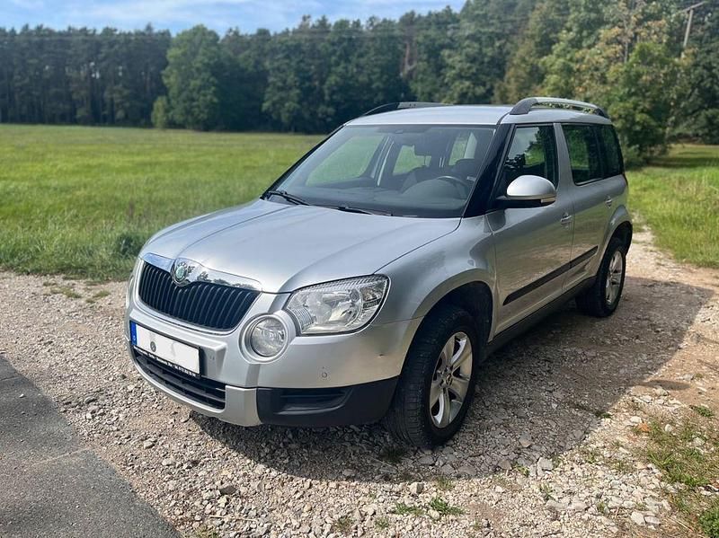 Silber Gebraucht 2010 Skoda Yeti SUV | 5.800 € (Fairer Preis) - Bild 1/4