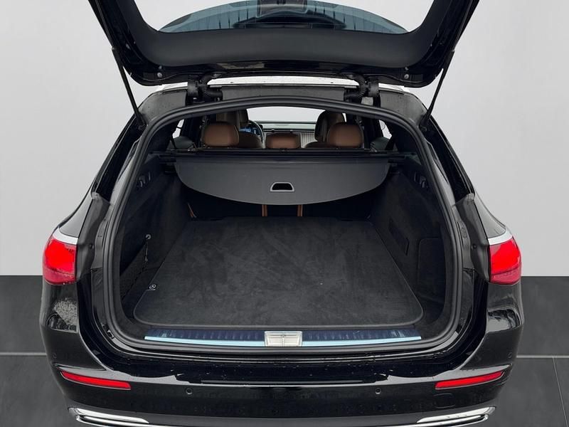 Gebraucht Mercedes E200 Exclusive 150 PS (110 kW) 2024 Schwarz Limousine