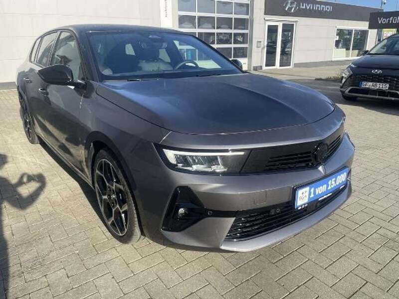 Grau Gebraucht 2024 Opel Astra GS Line Limousine | 27.890 € (Fairer Preis) - Bild 1/2