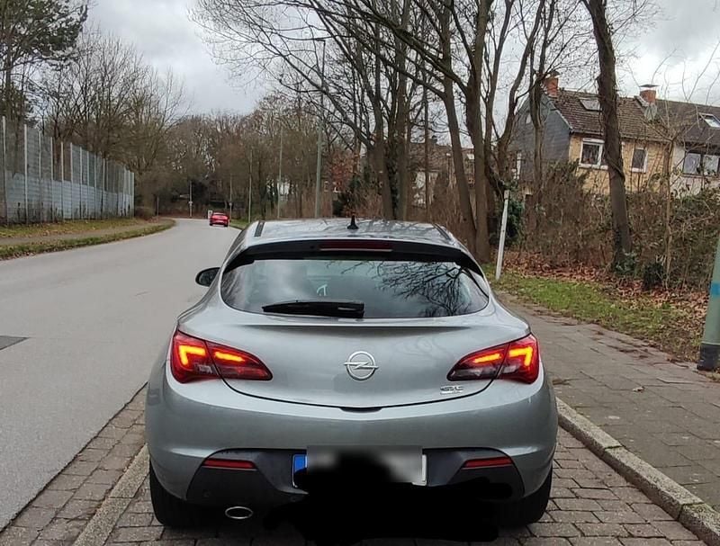 Grau Gebraucht 2011 Opel Astra GTC Coupé | 5.350 € (Fairer Preis) - Bild 1/4