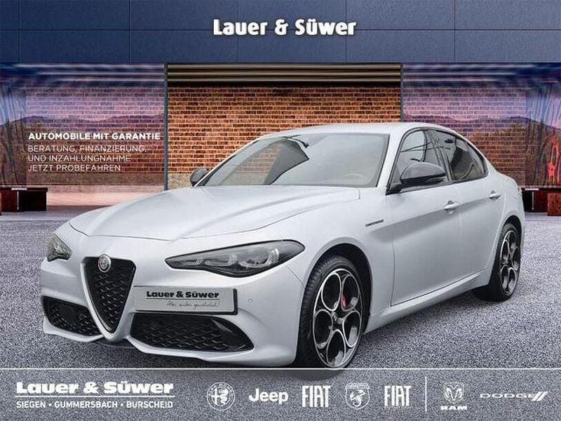 Silber Gebraucht 2023 Alfa Romeo Giulia Competizione Limousine | 38.680 € (Fairer Preis) - Bild 1/4