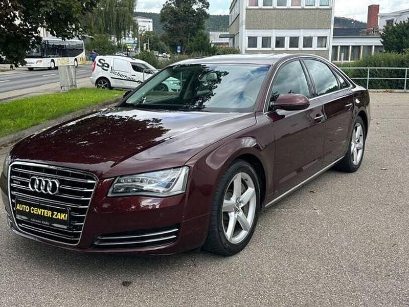 Gebraucht Audi A8 Ambiente 371 PS (272 kW) 2011 Rot Limousine