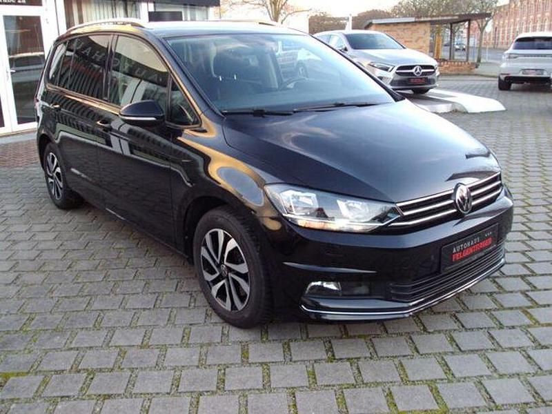 Gebraucht VW Touran Active 180 PS (132 kW) 2021 Schwarz Van / Kleinbus