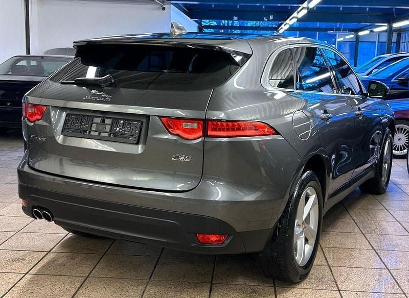 Gebraucht Jaguar F-Pace Pure 179 PS (131 kW) 2019 Grau SUV